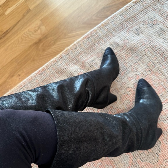 CHANEL Tall Black Metallic Pebbled Boots CC Cap Toe 37.5 - Picture 12 of 12